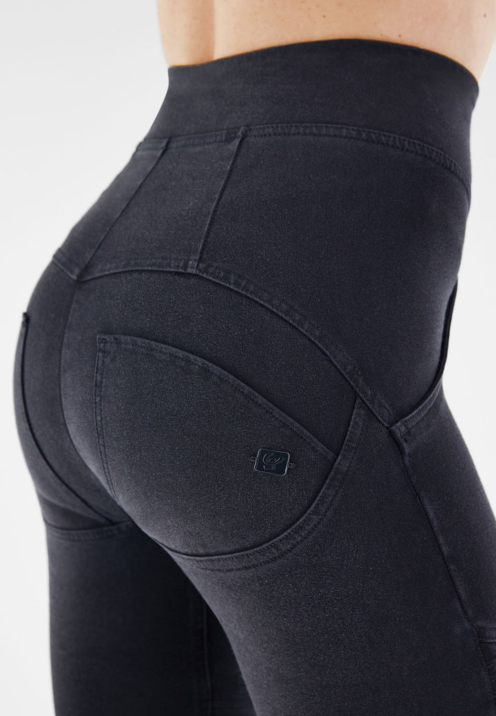 WR.UP® SHAPING AND LIFTING PANTS